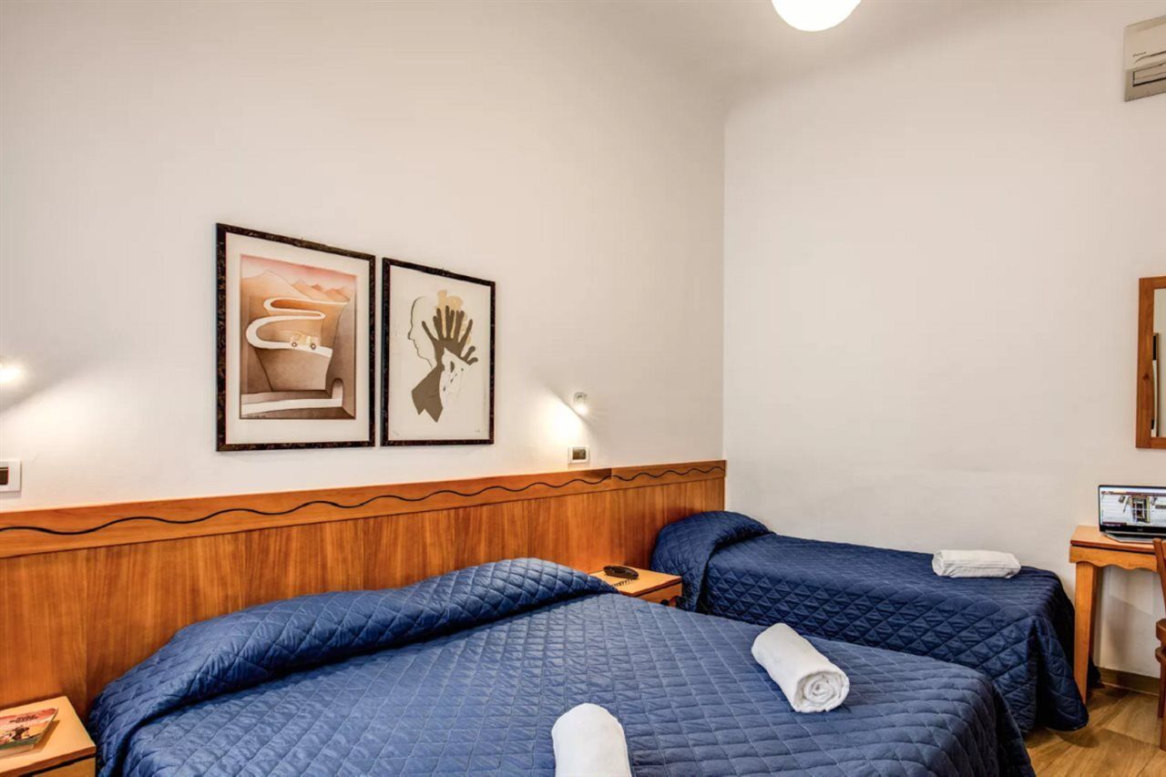 Hotel Nuova Italia Florenz Exterior foto